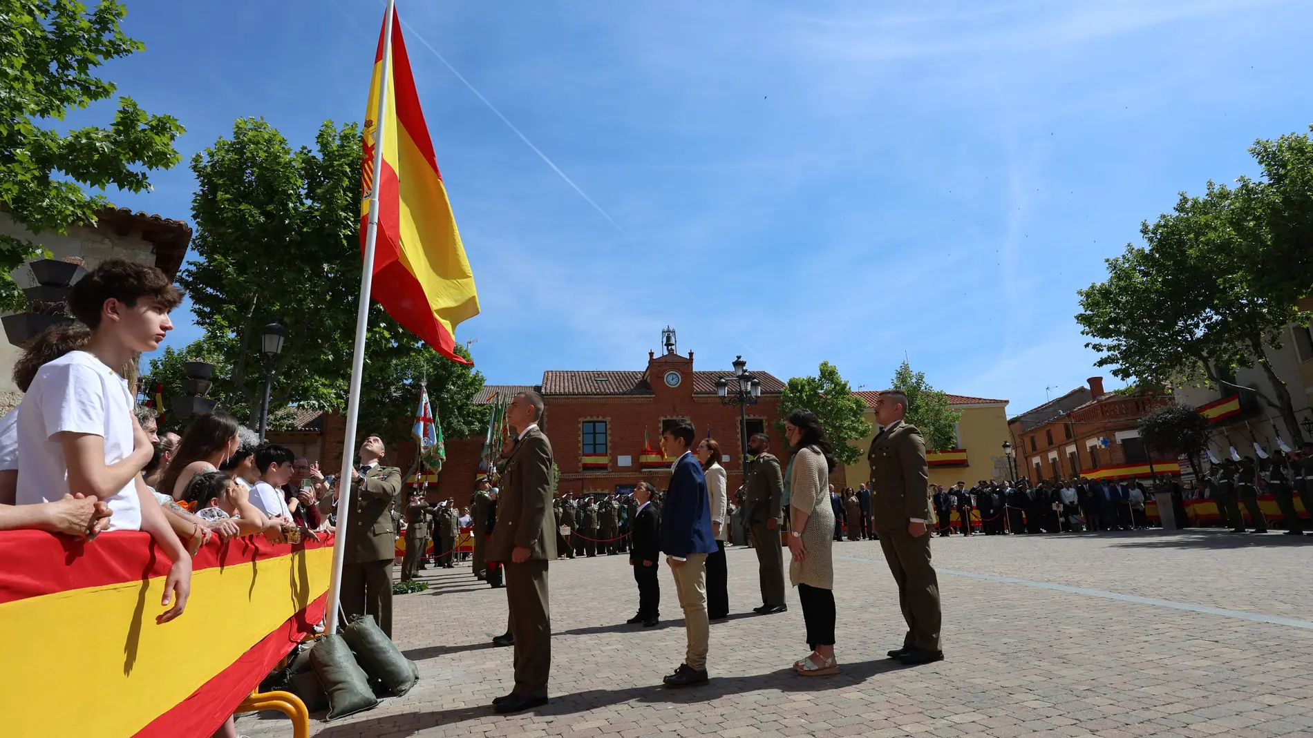 Homenaje a la Bandera en la localidad vallisoletana de Cigales