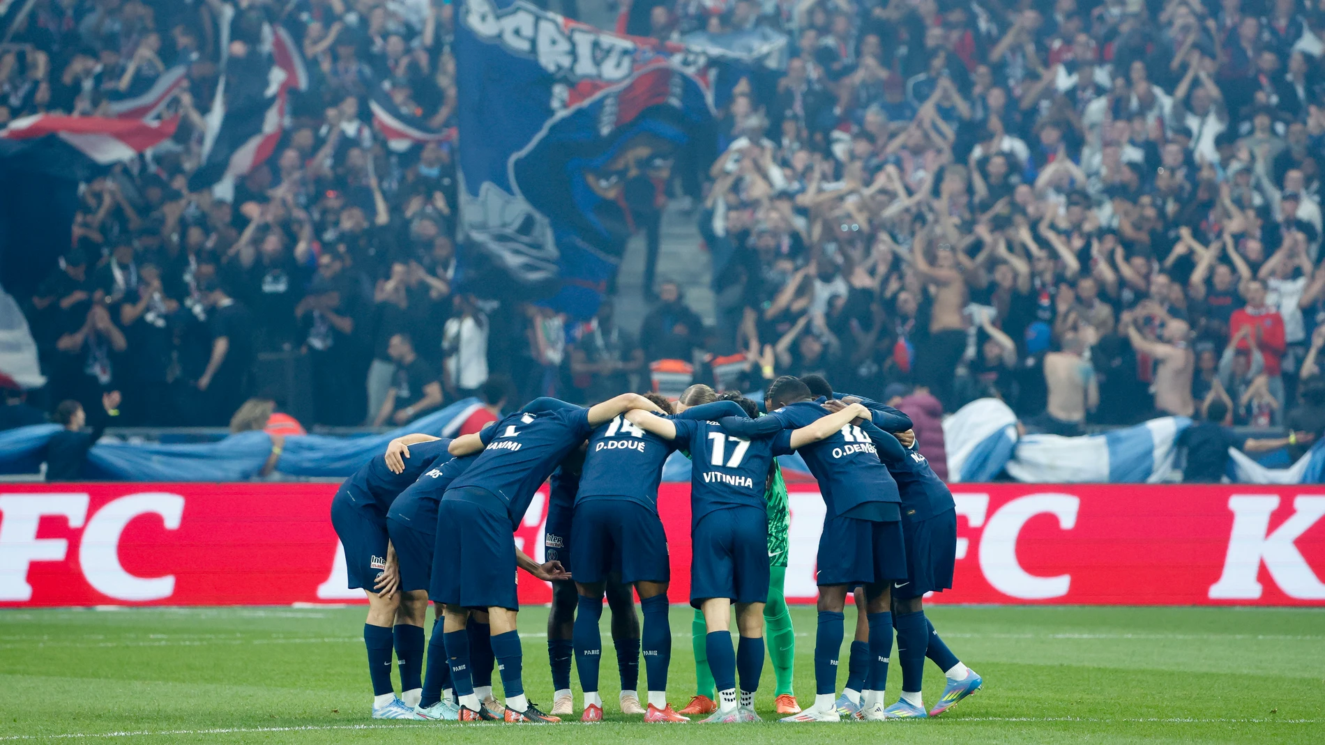 Team PSG gather before the French Cup Final football match between Paris Saint-Germain (PSG) and Stade de Reims on May 24, 2025 at Stade de France in Saint-Denis near Paris, France - Photo Jean Catuffe / DPPI AFP7 25/05/2025 ONLY FOR USE IN SPAIN