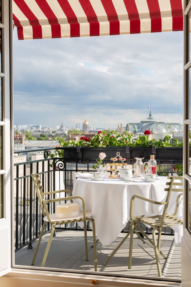 Vistas espectaculares de París desde Le Bristol Paris
