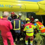Grave un motorista al salirse de la vía y caer por un terraplén de 15 metros en Olmedo de las Fuentes (Madrid)