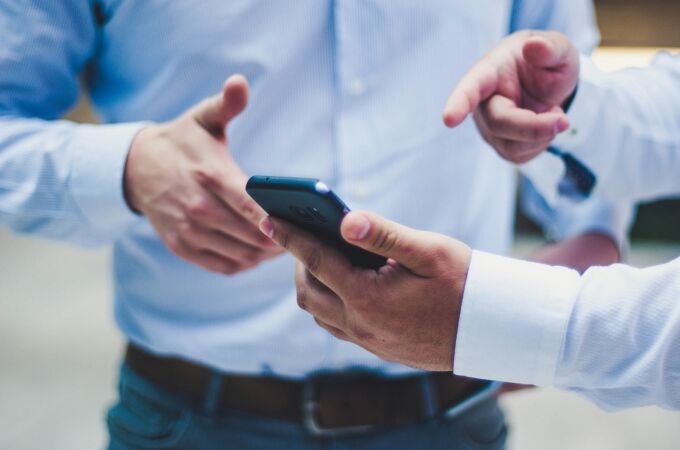 Así puedes usar WhatsApp como si fuera un walkie-talkie (y hablar en grupo sin hacer llamadas)