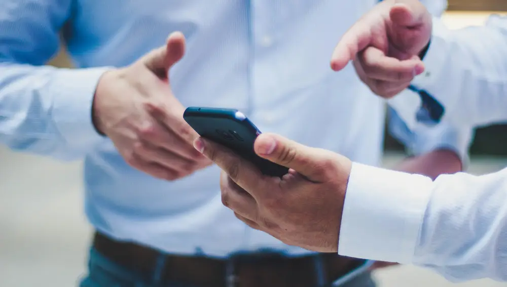 Así puedes usar WhatsApp como si fuera un walkie-talkie (y hablar en grupo sin hacer llamadas)