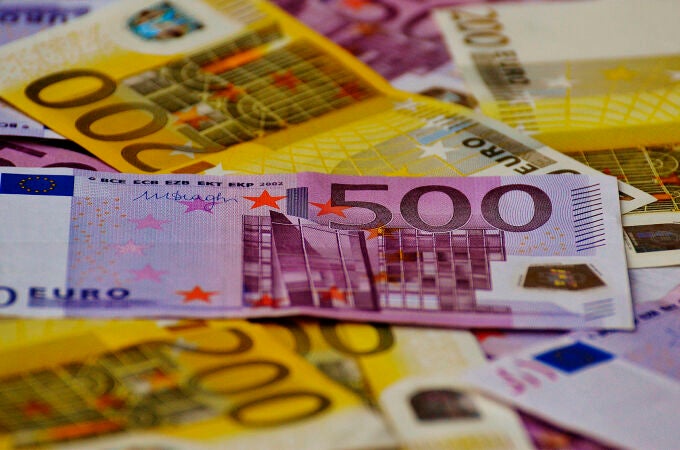 Si el dinero lo recibió por error, debe devolvértelo