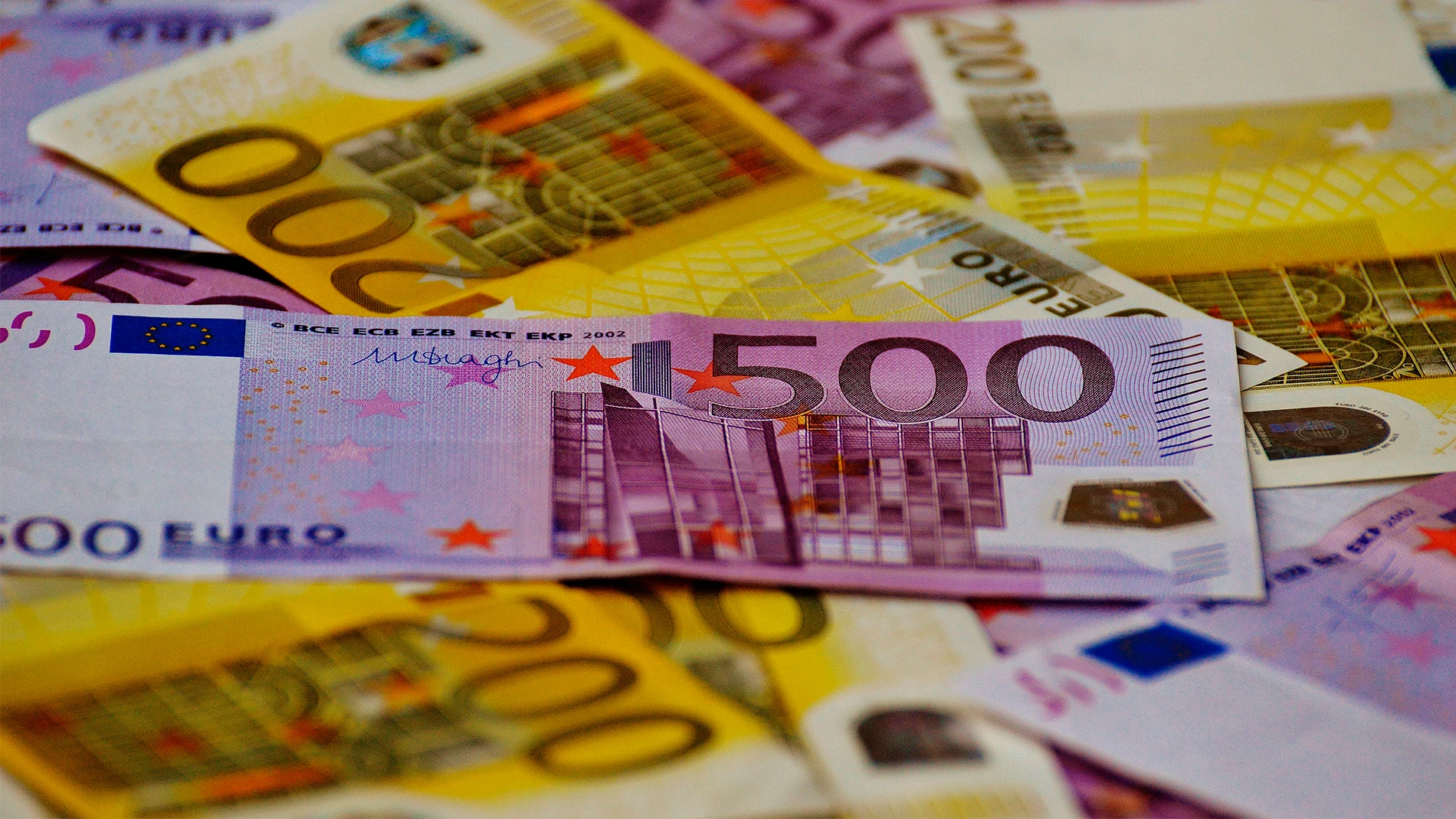 Si el dinero lo recibió por error, debe devolvértelo