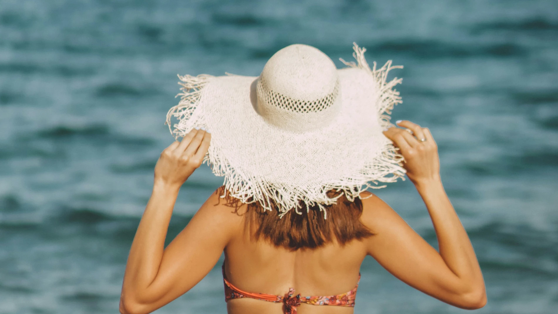Ni autobronceadores ni cremas caras: los alimentos que debes incorporar para un bronceado más bonito y duradero