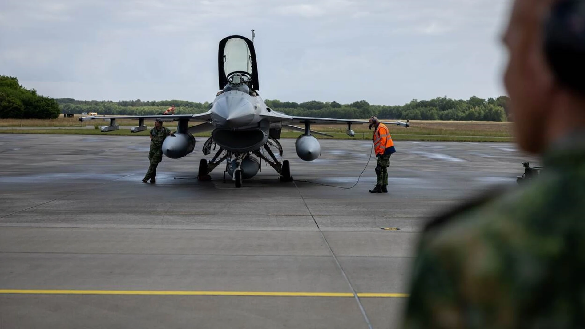 Un F-16 holandés entregado a Ucrania REMITIDA / HANDOUT por MINISTERIO DE DEFENSA DE PAÍSES BAJOS Fotografía remitida a medios de comunicación exclusivamente para ilustrar la noticia a la que hace referencia la imagen, y citando la procedencia de la imagen en la firma 26/05/2025