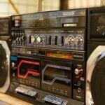 Los radiocasetes que emulan a este viejo modelo ochentero están de vuelta