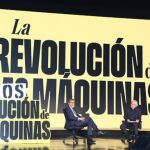 El director general de Eurocaja Rural y el comunicador Jesús Olmedo en el acto de presentación de la campaña de la entidad.