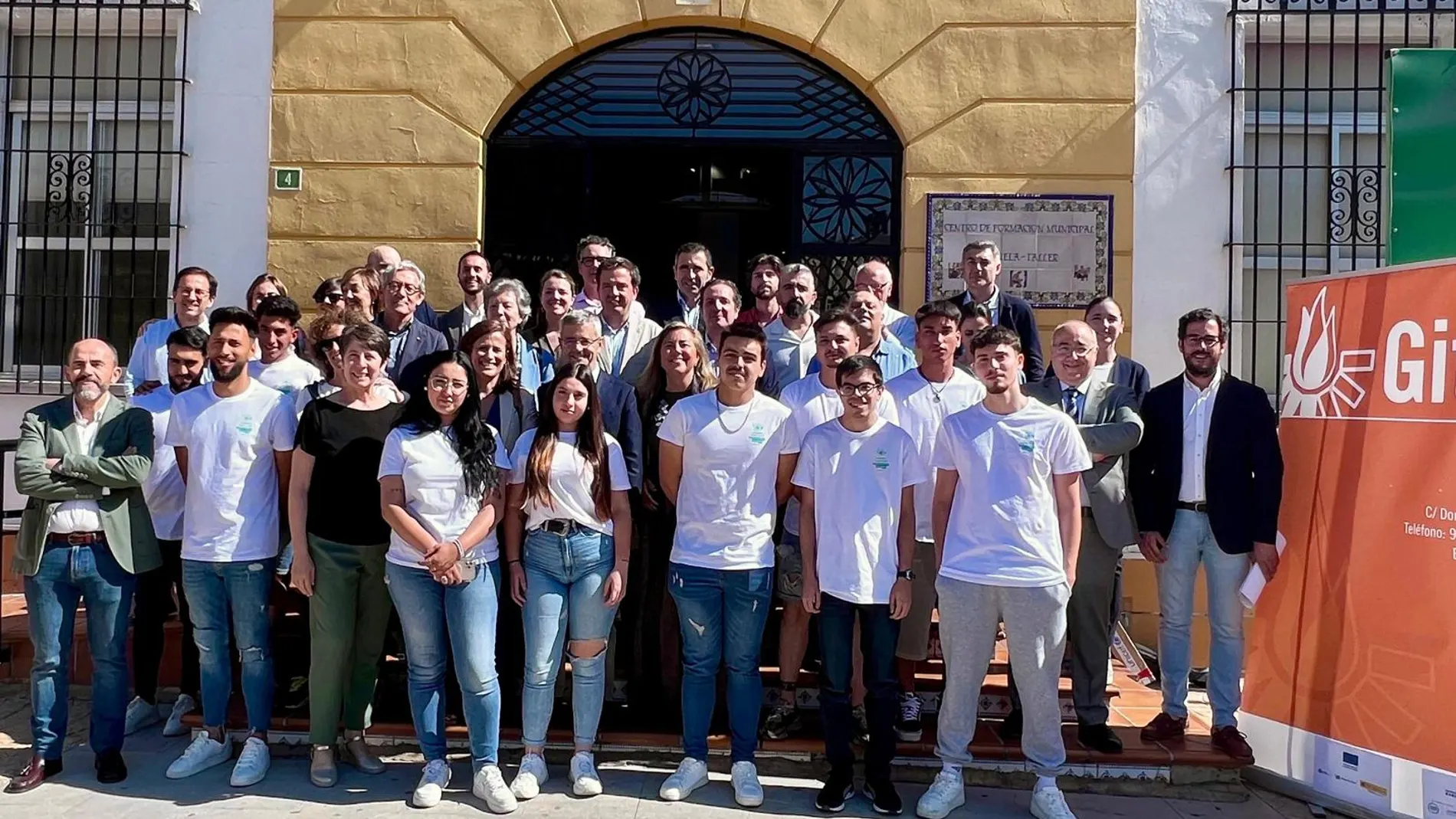 Jóvenes de la comunidad gitana inician una formación en el sector de climatización y refrigeración en Lucena para acceder al mercado laboral