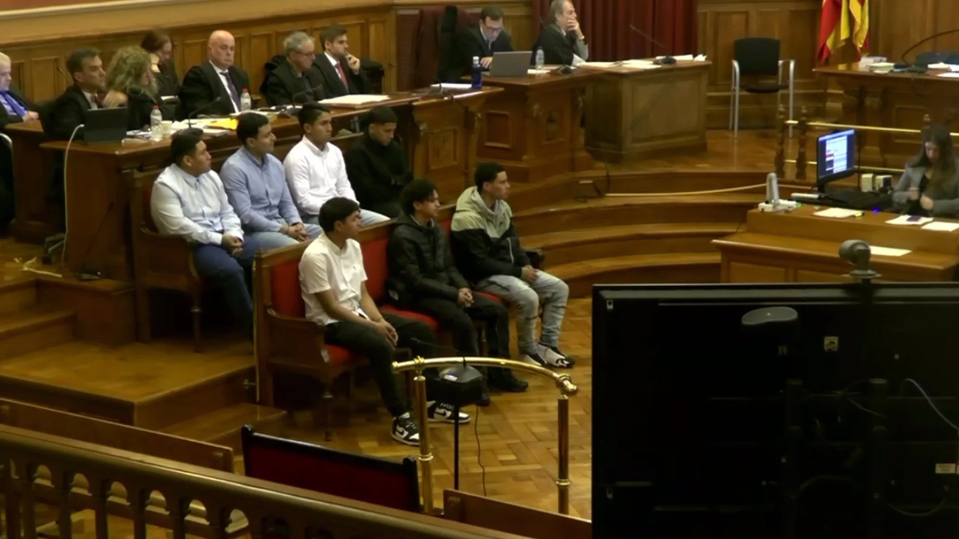 Los acusados de matar a un joven a la salida de la discoteca Brisas en Barcelona en 2020 durante la primera sesión del juicio