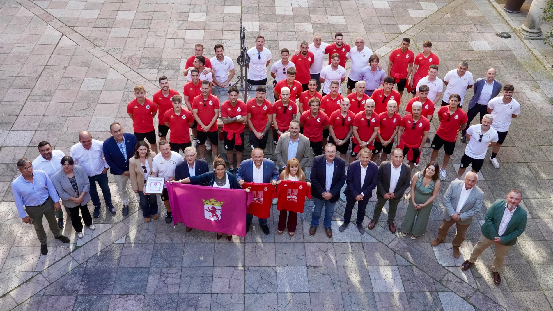 Recepción de la Diputación de León a la plantilla de la Cultural Leonesa