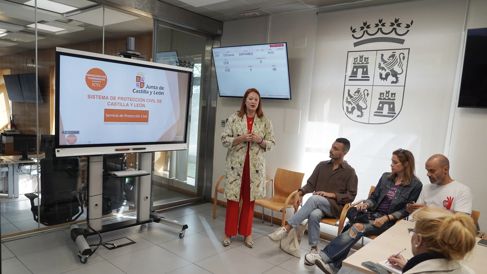 la directora general de Protección Civil, Irene Cortes, da a conocer a los medios de comunicación el trabajo en el sistema de emergencias de Castilla y León