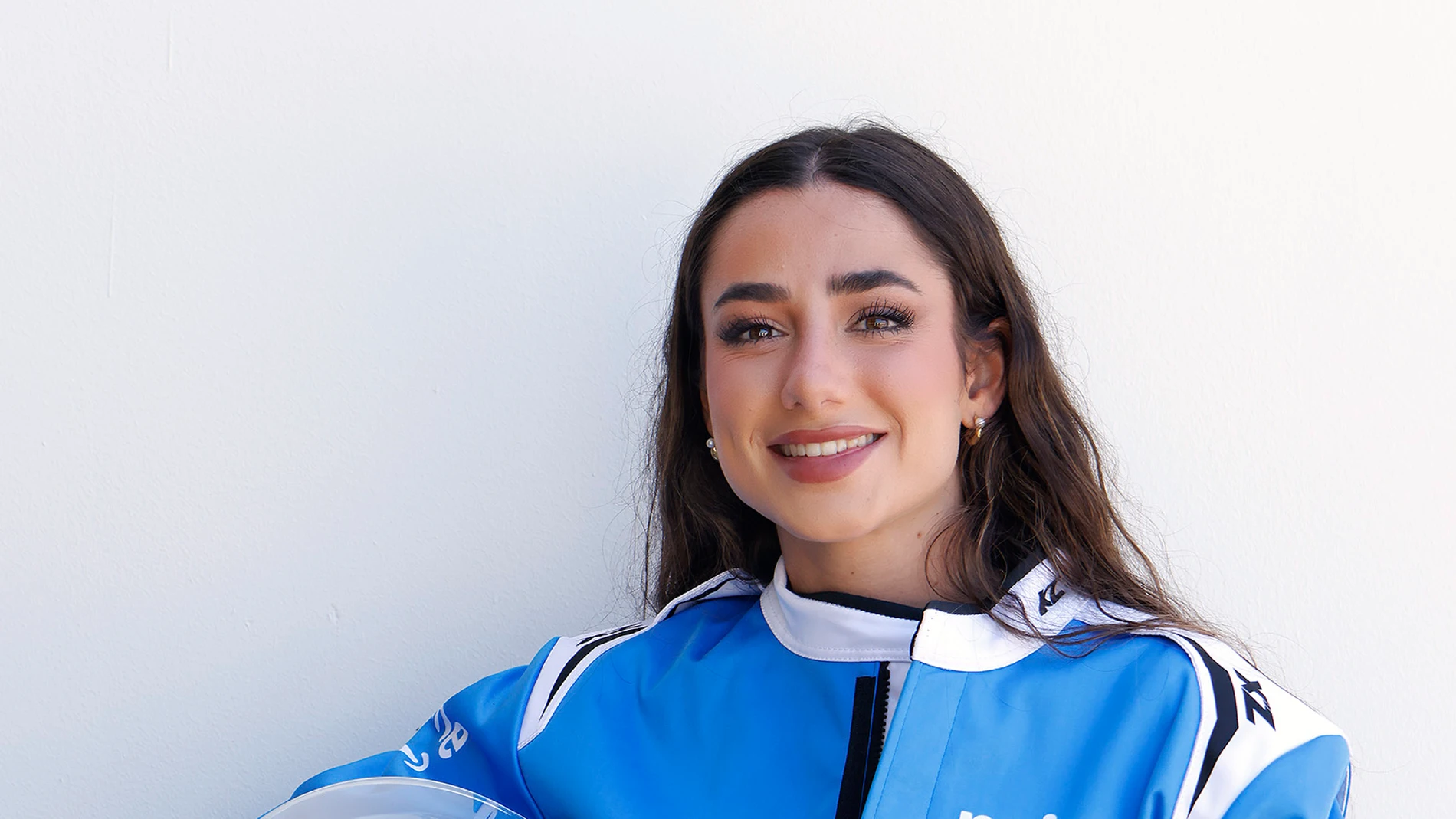 Lola Lolita: "Me infravaloro mucho y me critico a mí misma demasiado"