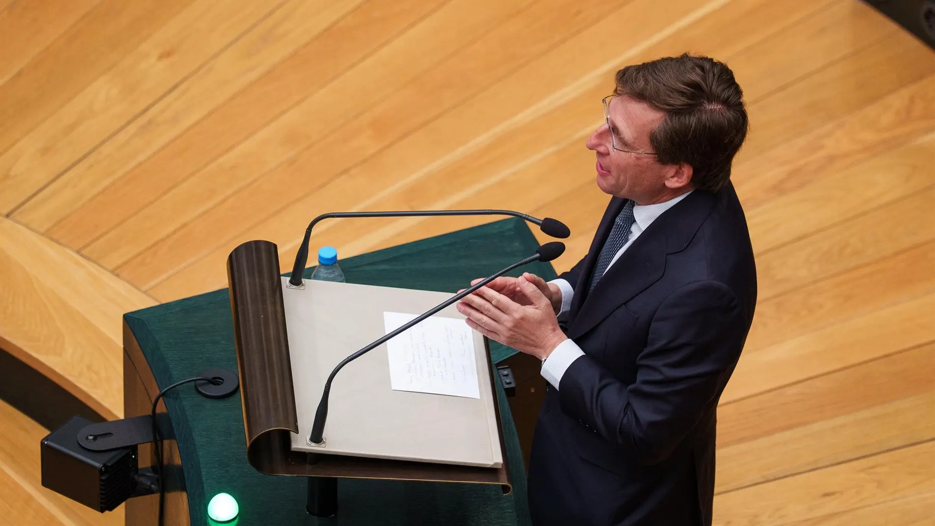 MADRID.-Almeida no cambiará a su equipo "porque ni son corruptos ni ineficaces" y pide irónicamente a Maroto "que no se vaya"