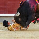 Juan de Castilla, cogido por el tercero de Dolores Aguirre