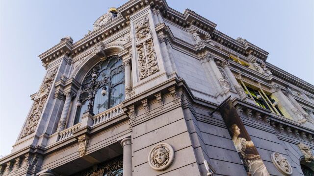 Economía.- El Banco de España cree que el impuesto a la banca puede reducir la capacidad de resistencia del sector