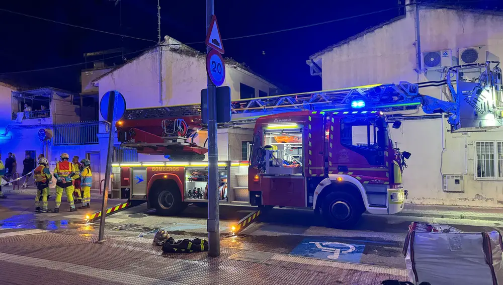 Muere una mujer en un incendio en una vivienda de Parla (Madrid) con dos focos diferentes