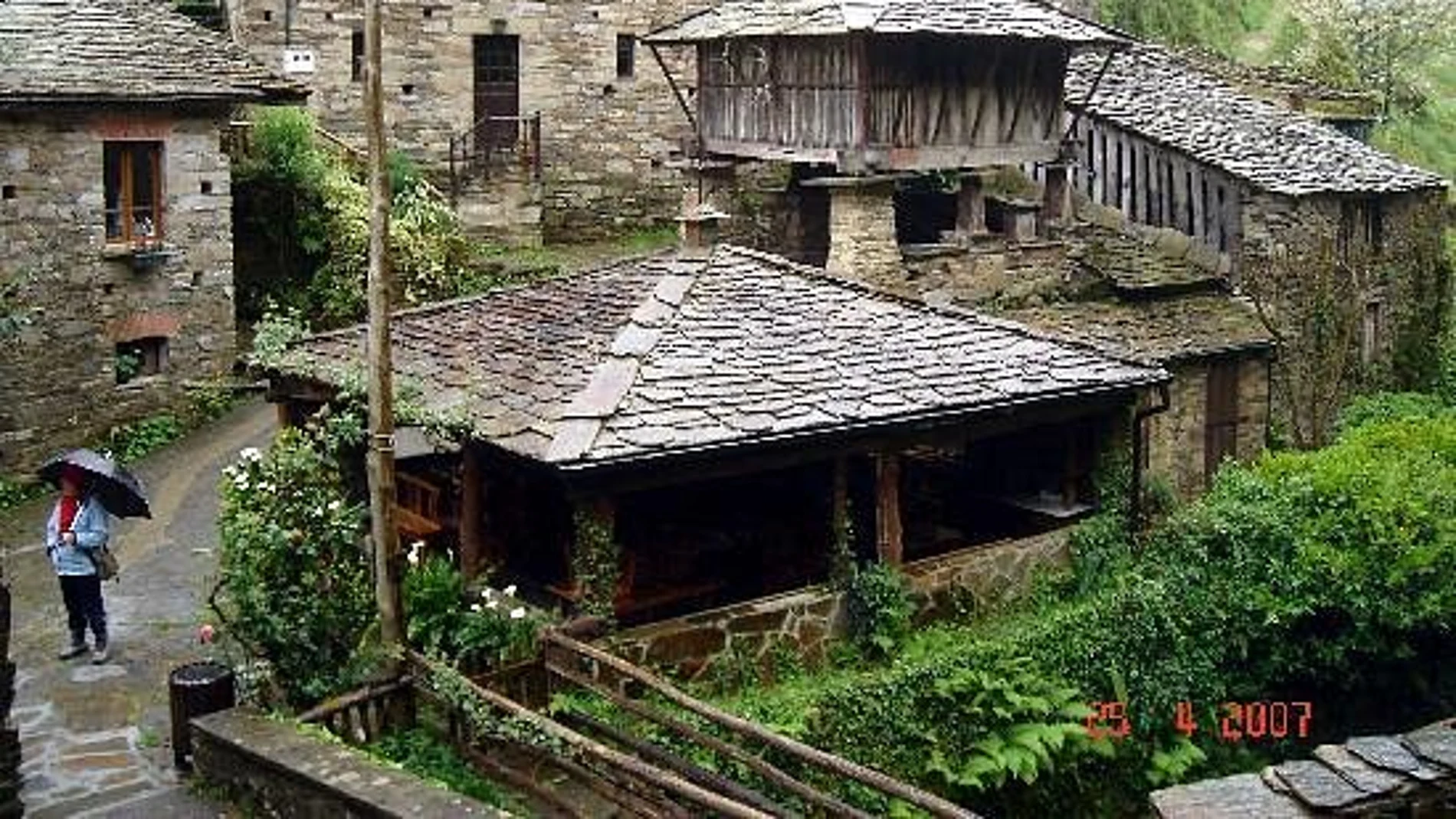 Este es el pueblo abandonado que se ha convertido en uno de los más visitados de Asturias