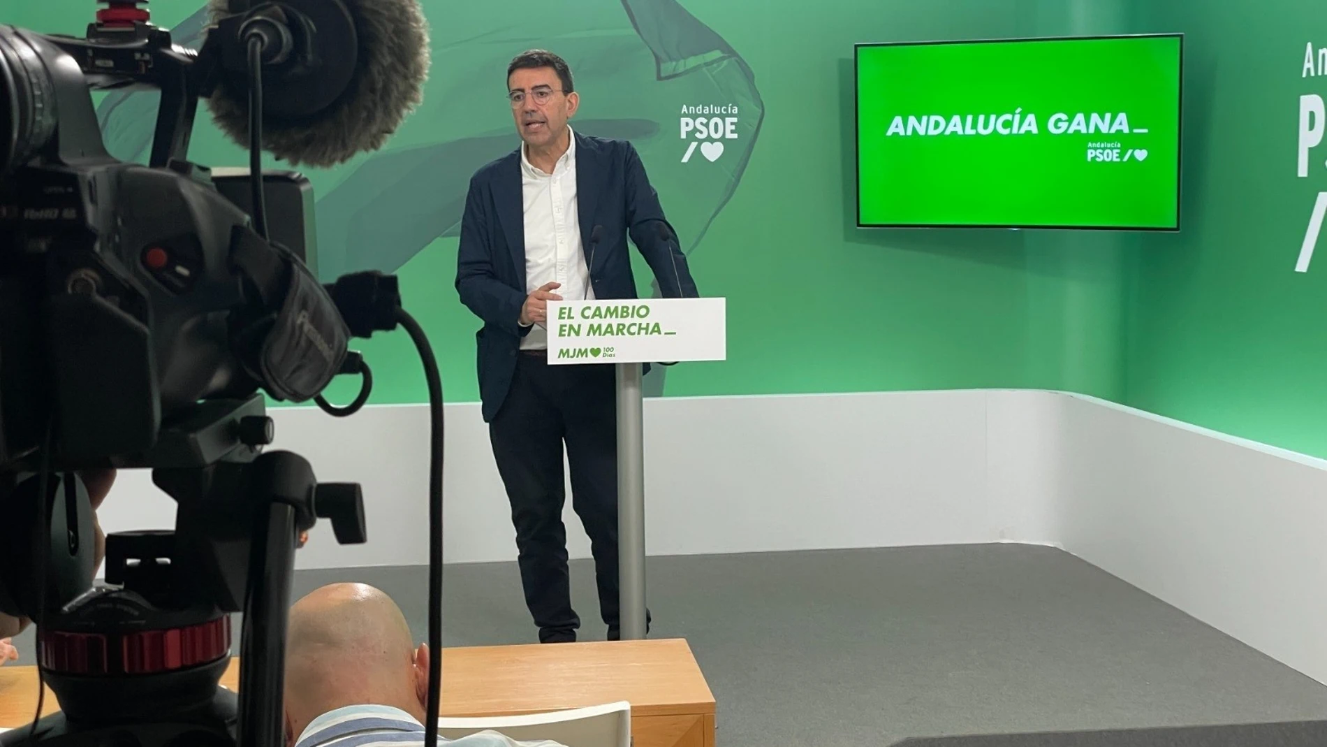 El portavoz de Presidencia del Grupo Parlamentario Socialista, Mario Jiménez, en rueda de prensa en la sede del PSOE-A en Sevilla. REMITIDA / HANDOUT por PSOE-A Fotografía remitida a medios de comunicación exclusivamente para ilustrar la noticia a la que hace referencia la imagen, y citando la procedencia de la imagen en la firma 27/05/2025