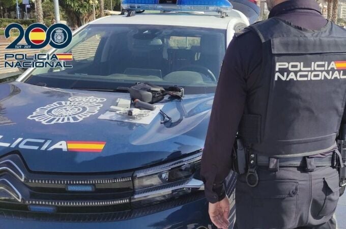 La Policía Nacional interviene en el Puerto de Alicante un dron operado sin autorización