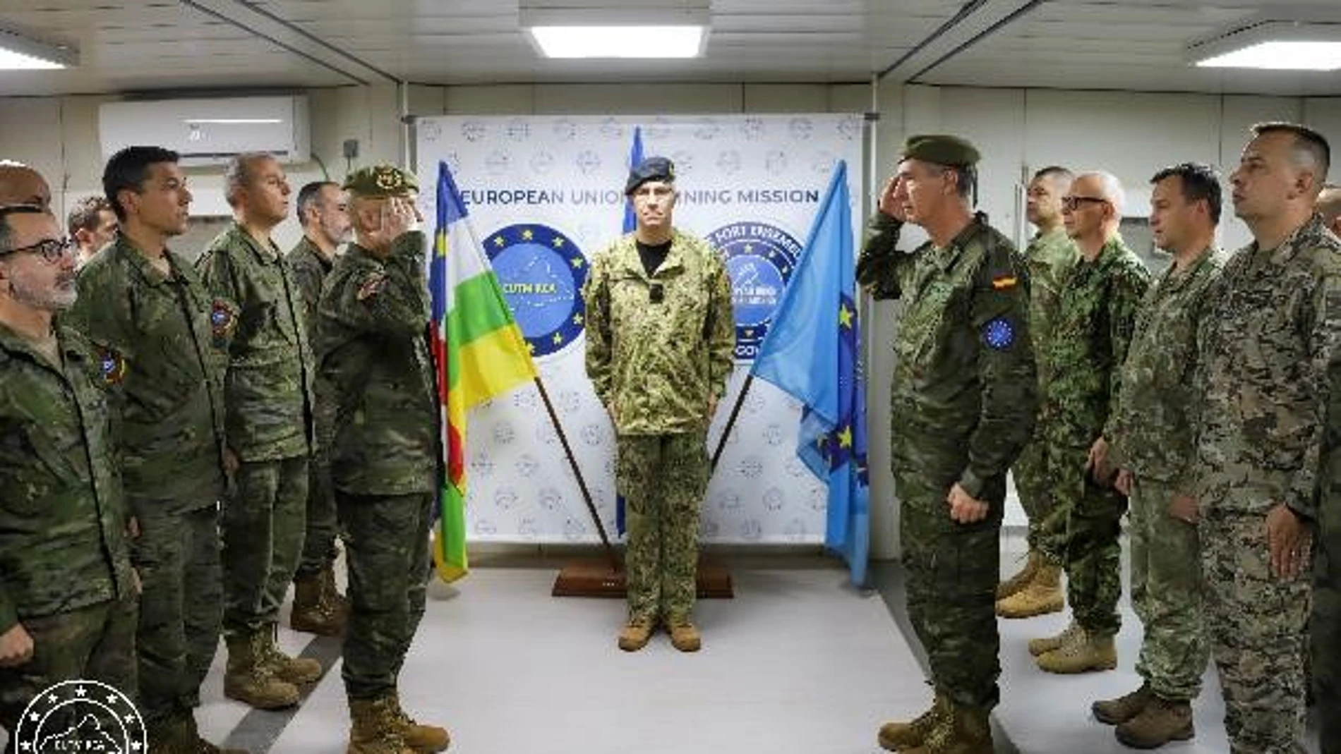Relevo entre el coronel Roy y el coronel Cervantes, en la misión en República Centroafricana.