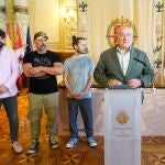 Jesús Julio Carnero durante la presentación del certamen