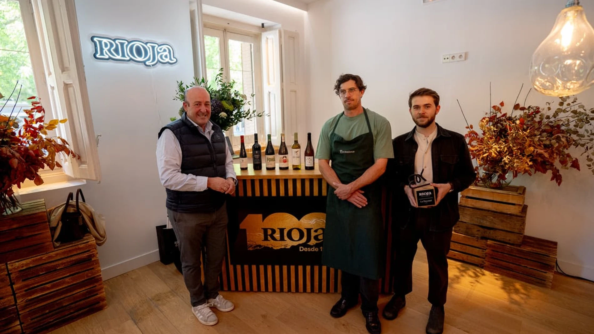 Fernando Ezquerro (presidente del Consejo), el chef australiano James Henri y el sumiller de Le Doyenné, Romain Rieu