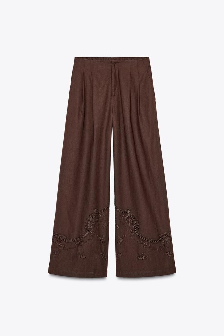 Pantalón bordados.