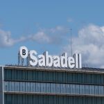 Economía/Finanzas.- Sabadell muestra su convencimiento de seguir "en solitario" tras la elevación de la OPA al Gobierno