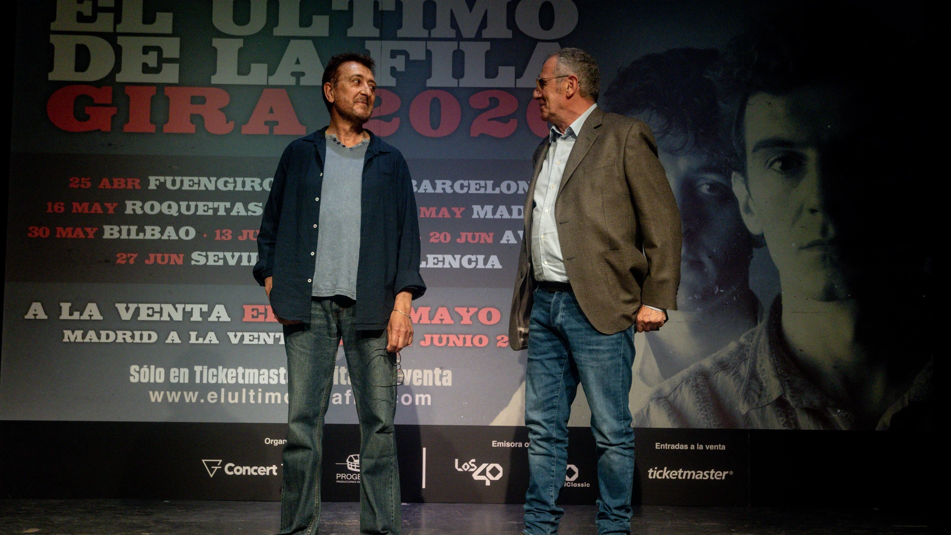 El grupo El Último de la Fila, integrado por Manolo García (I) y Quimi Portet (D), durante una rueda de prensa, en la Casa de Vacas de El Parque de El Retiro, a 27 de mayo de 2025, en Madrid (España). El grupo musical ha anunciado su regreso a los escenarios con una gira por España en 2026. La gira, que comienza en primavera de 2026, incluye nueve ciudades entre las que se encuentra Madrid. Las entradas para la gira de conciertos saldrán a la venta el próximo 29 de mayo. 27 MAYO 2025 Ricard...