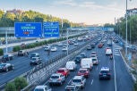 La guardia civil avisa: así se utilizan correctamente los carriles de la carretera