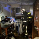 Muere una mujer en un incendio en una vivienda de Parla (Madrid) con dos focos diferentes