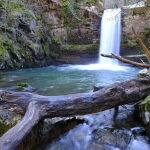En el corazón de la Serra do Courel: así es una de las cascadas más bonitas de Galicia