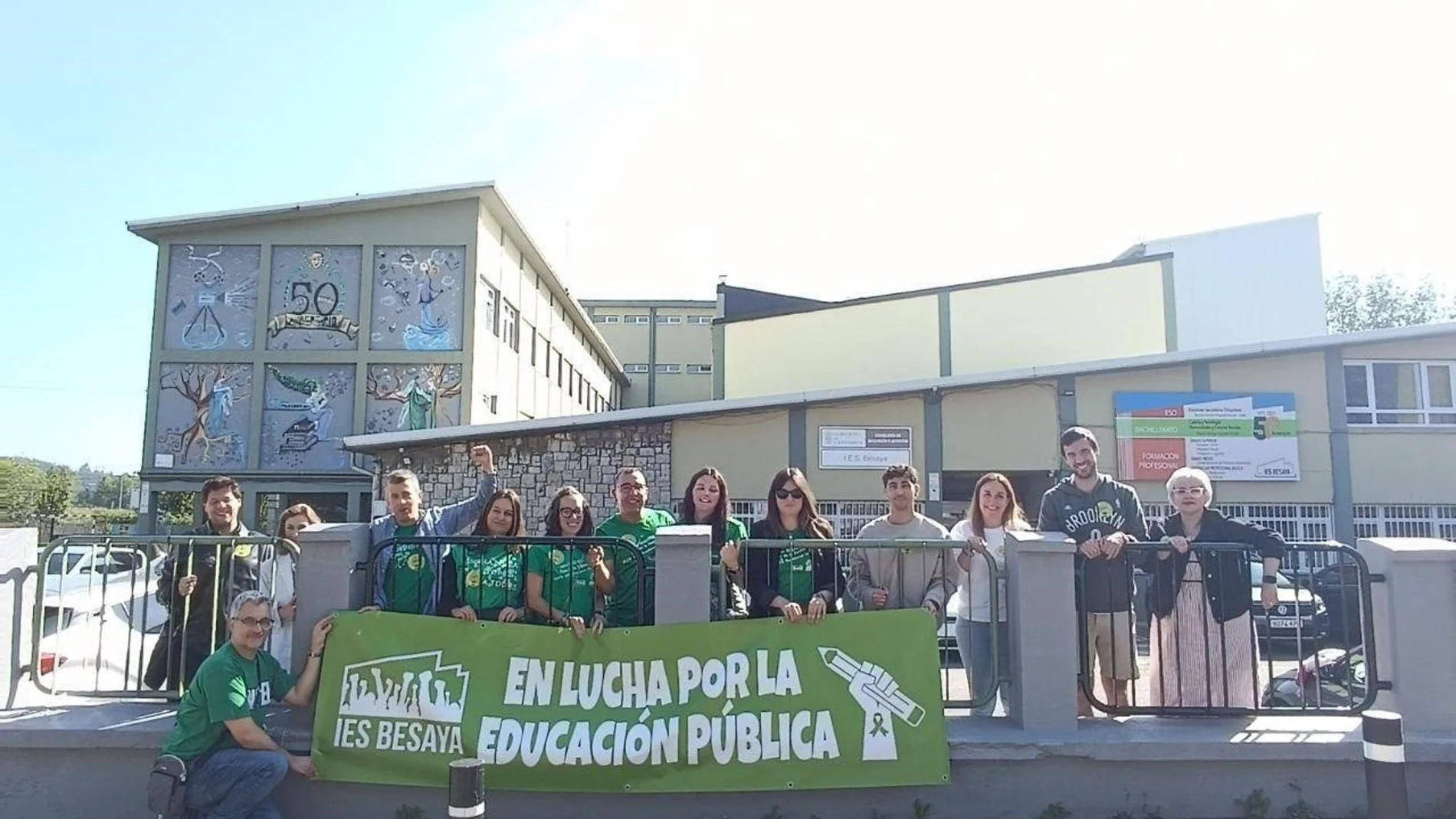 El 52,3% de los docentes ha secundado la huelga en la pública de Cantabria, según la Junta de Personal