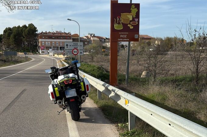 Control de la Guardia Civil en Pioz (Guadalajara)