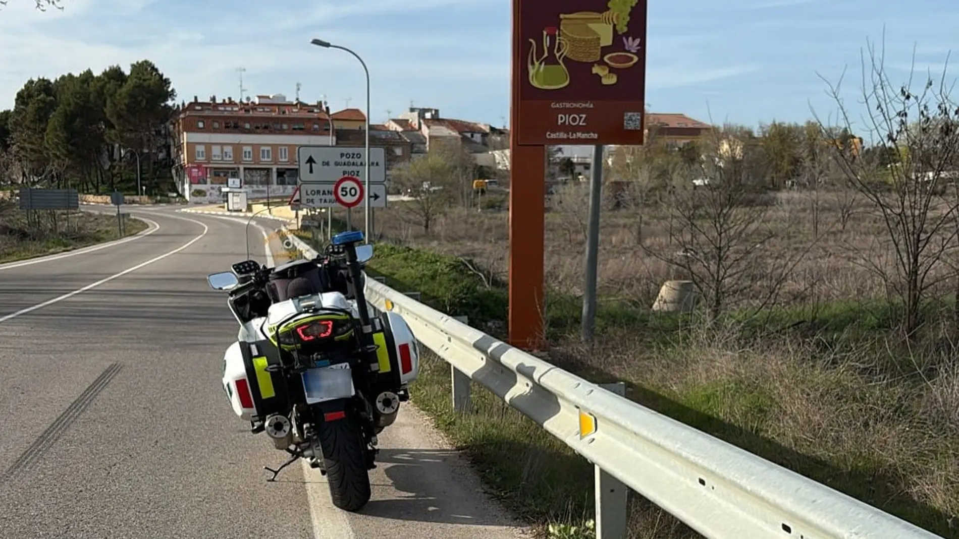 Control de la Guardia Civil en Pioz (Guadalajara)