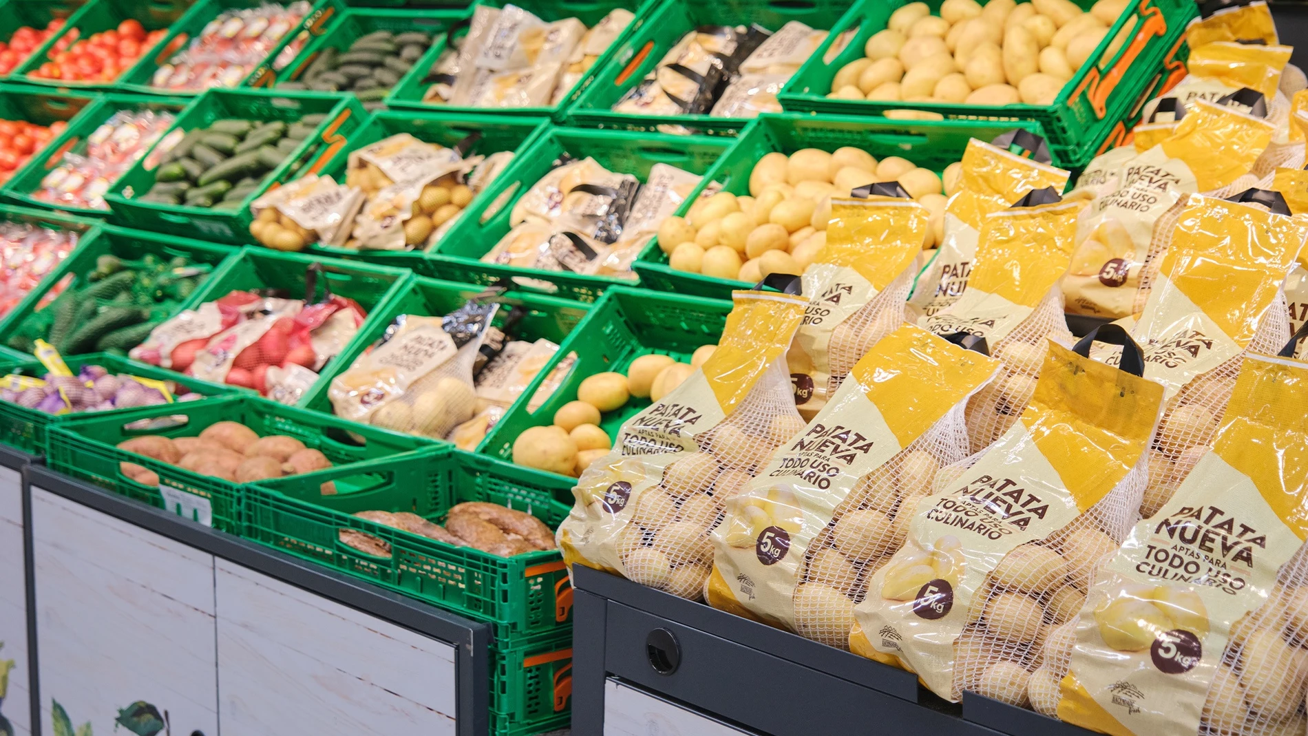 Variedad de surtido y formatos de patata nacional en Mercadona. REMITIDA / HANDOUT por MERCADONA Fotografía remitida a medios de comunicación exclusivamente para ilustrar la noticia a la que hace referencia la imagen, y citando la procedencia de la imagen en la firma 28/05/2025