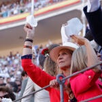 La Infanta Elena al inicio de la corrida de la prensa de la Feria de San Isidro, este miércoles en la Plaza de Toros de Las Ventas, en Madrid