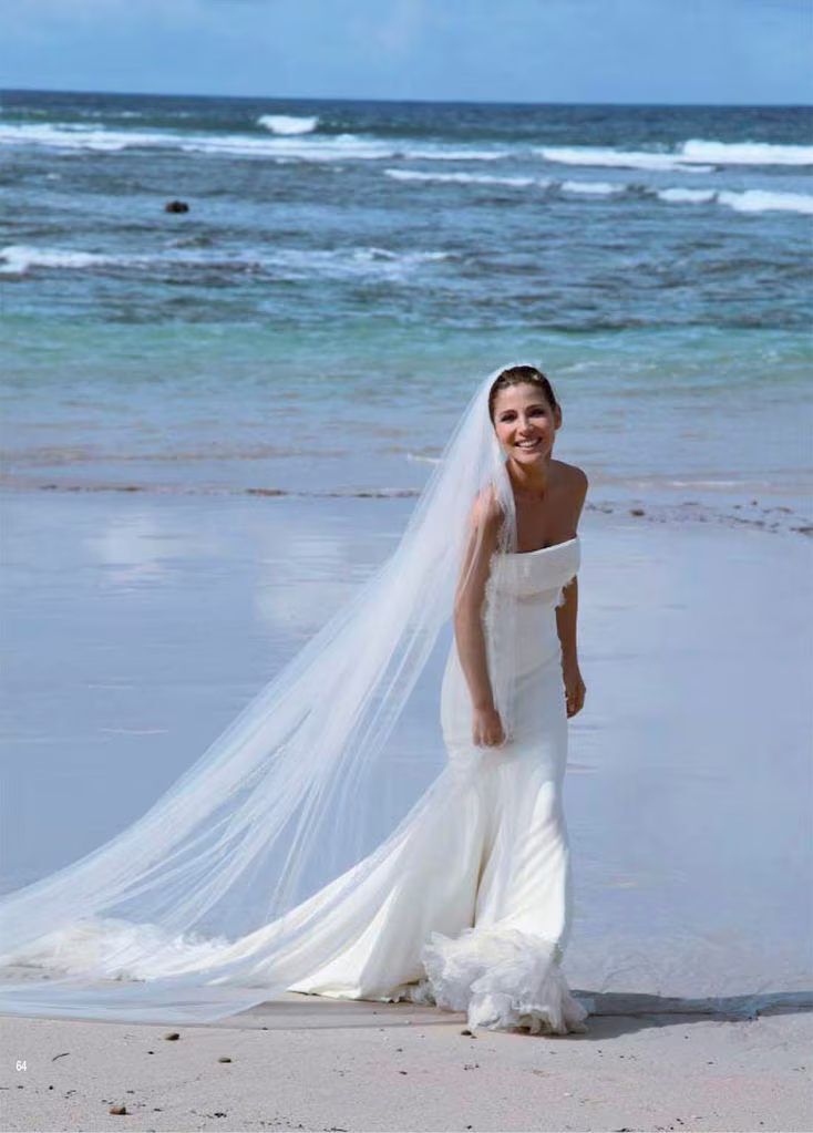 Elsa Pataky lució un vestido de Giorgio Armani para su boda con Chris Hemsworth