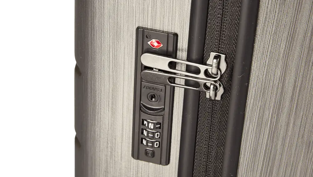 Tiene cierre de seguridad TSA