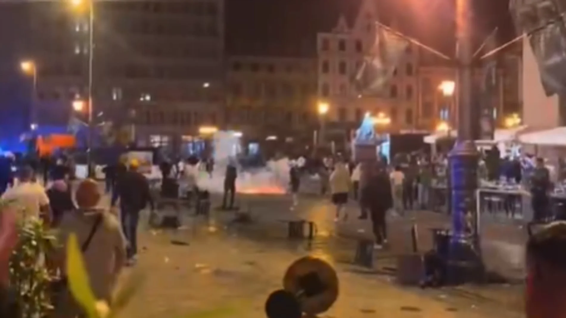 Batalla campal entre hinchas del Betis y el Chelsea en Breslavia