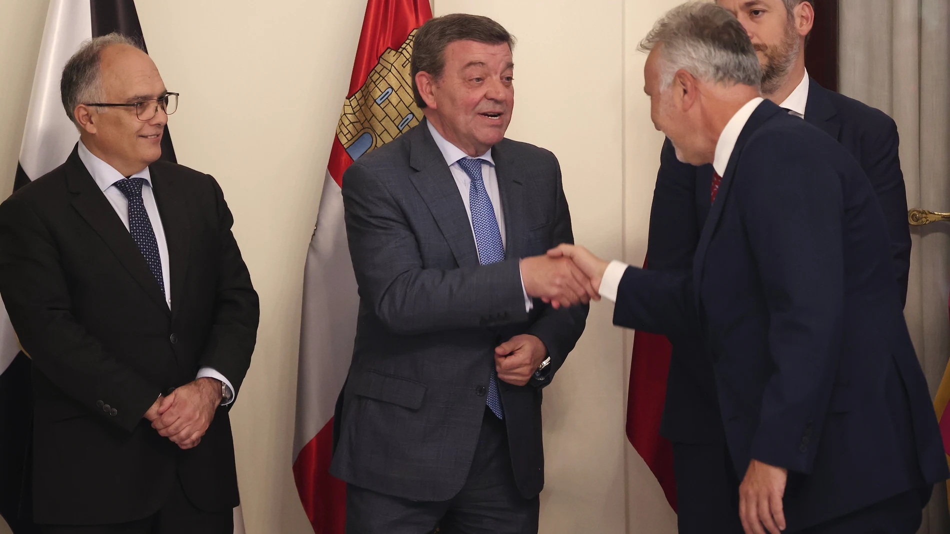 El consejero de la Presidencia, Luis Miguel González Gago, participa en la reunión del Comité preparatorio de la Conferencia de Presidentes, que preside el ministro de Política Territorial y Memoria Democrática, Ángel Víctor Torres.