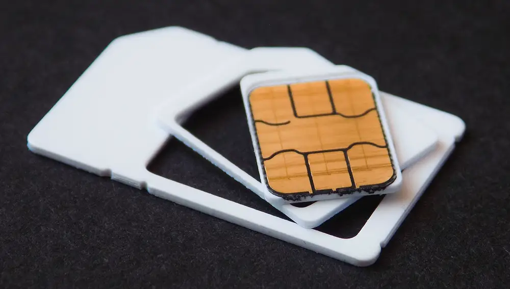 Básicamente la SIM conecta tu móvil a tu tarifa móvil
