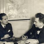 Manuel Chaves Nogales, durante una entrevista