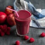 El jugo de remolacha y manzana que ayuda a limpiar la vesícula si lo tomas en la cena