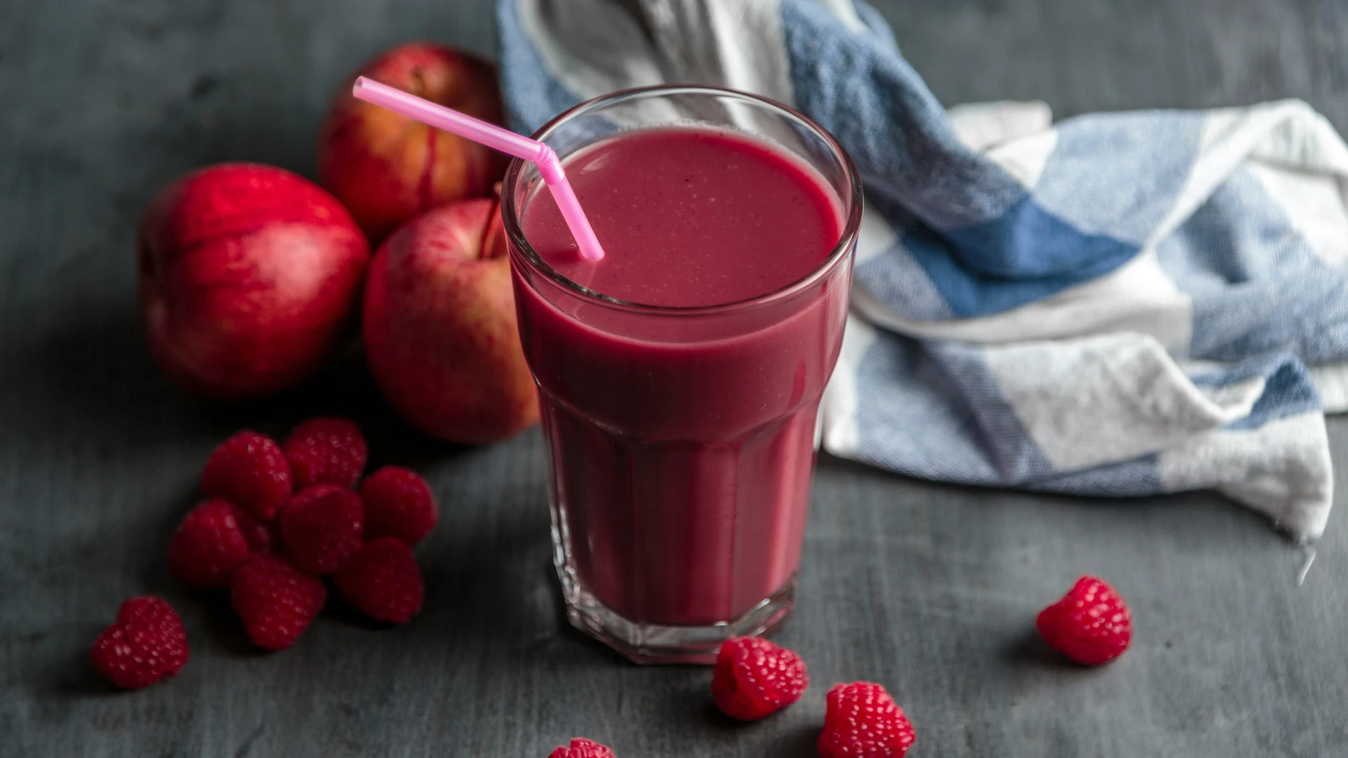 El jugo de remolacha y manzana que ayuda a limpiar la vesícula si lo tomas en la cena