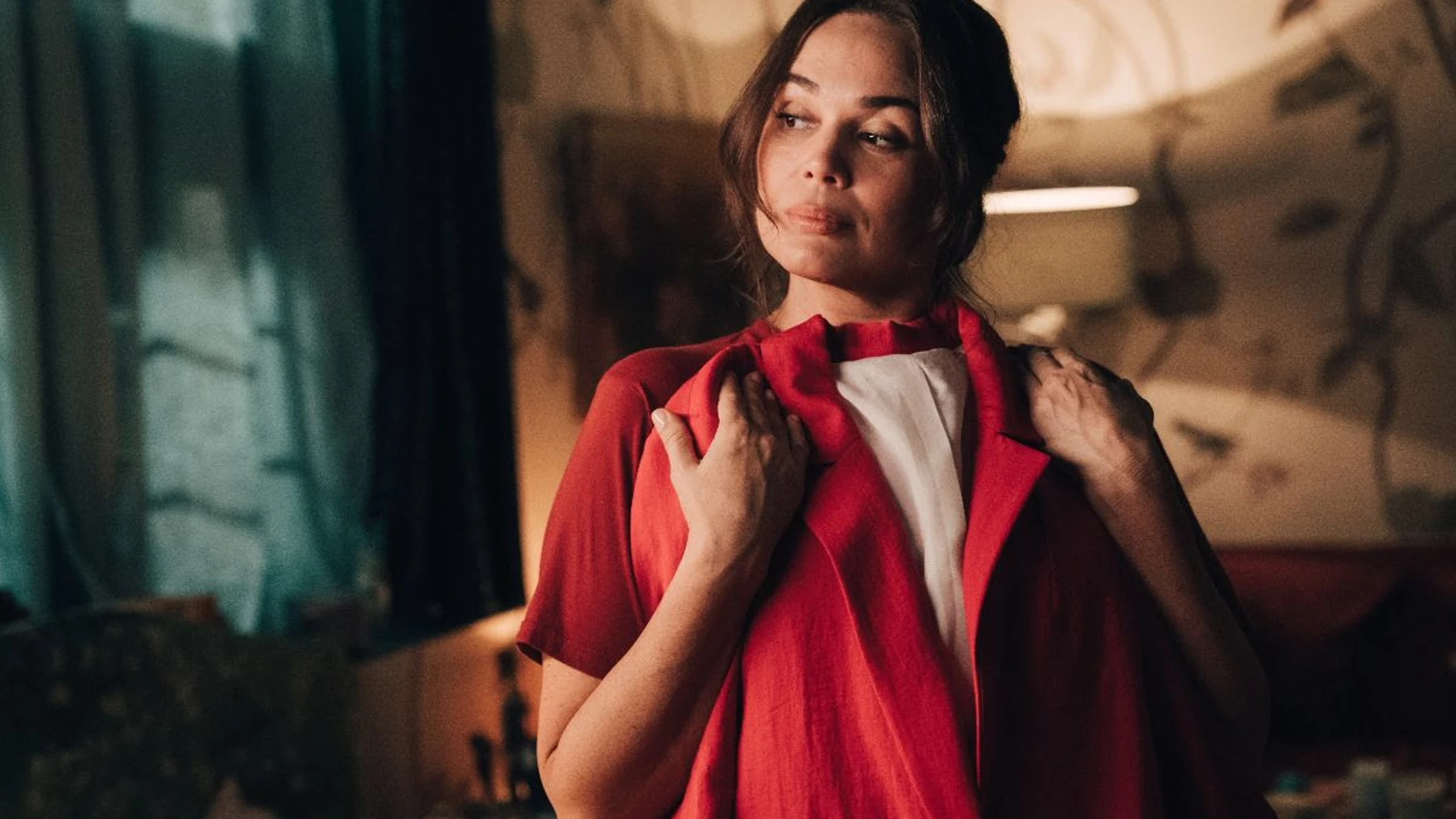 Lola Dewaere interpreta a una intrépida bisnieta de Sherlock Holmes