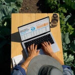 El MacBook Pro de 14 pulgadas con chip M4 es potente y tiene una pantalla con un nivel de brillo muy alto