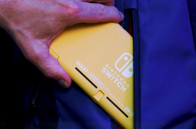 Nintendo Switch Lite pesa aproximadamente 275 gramos