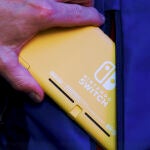 Nintendo Switch Lite pesa aproximadamente 275 gramos